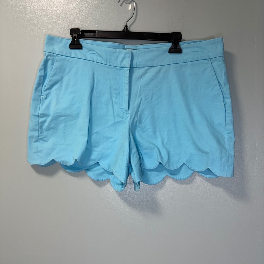 Crown & Ivy Light Blue Scalloped Hem Chino‎ Shorts Womens Size 14 Stretch Cotton